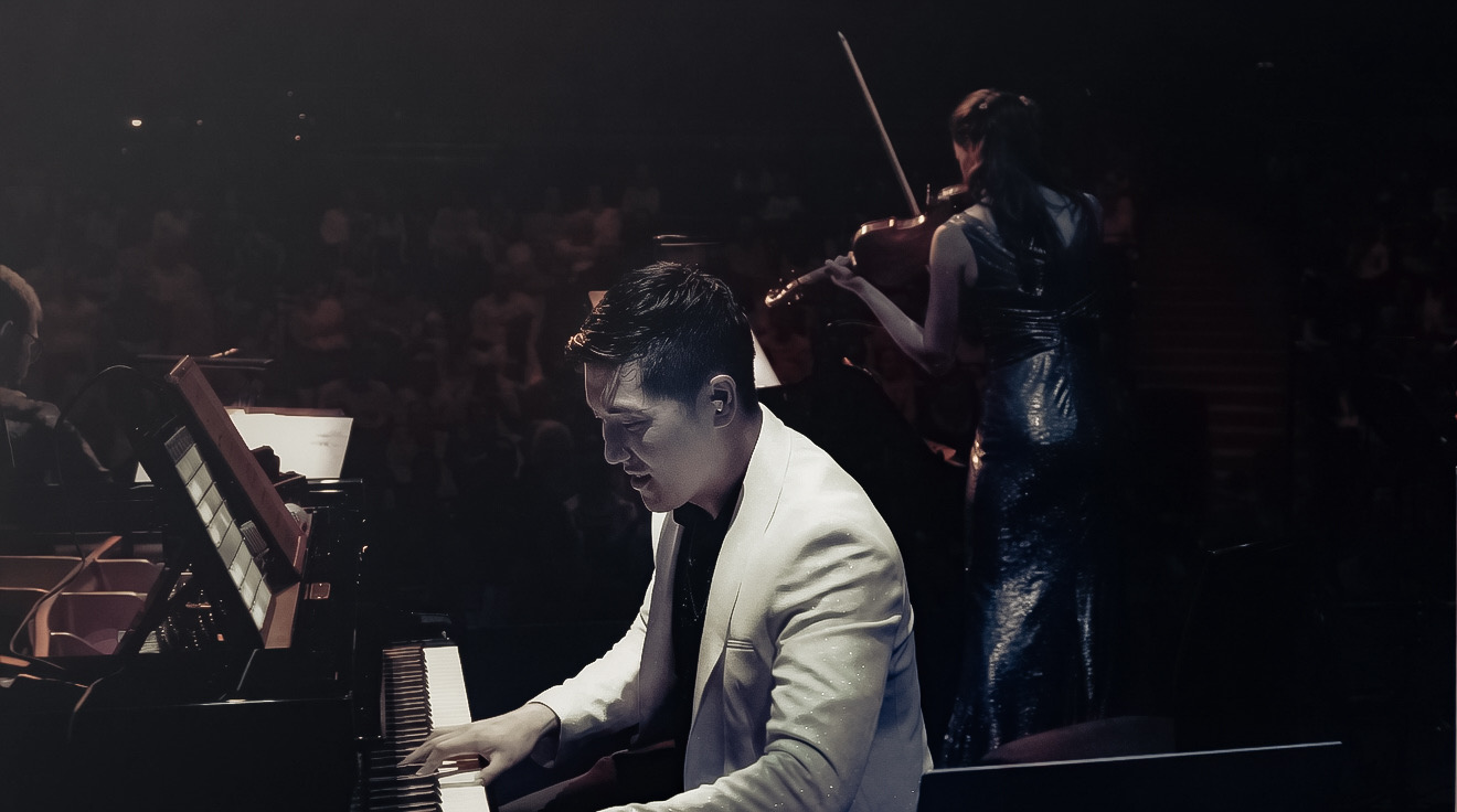 Lionel Yu performing live with Barbara